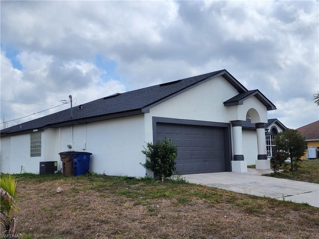 2213 Bunker RD LEHIGH ACRES, FL 33973