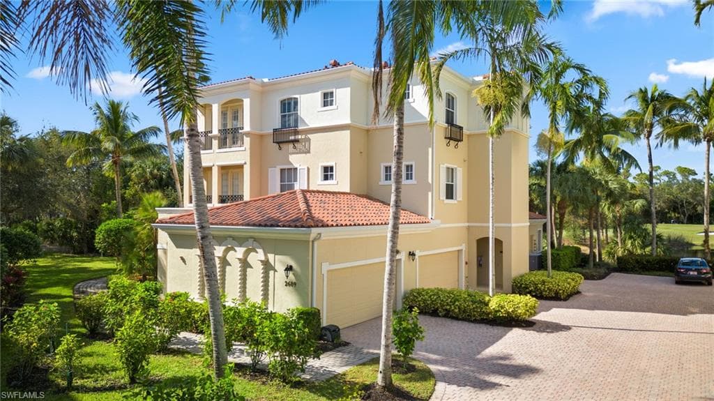 2609 ESTRELLA CT 19-3 NAPLES, FL 34109
