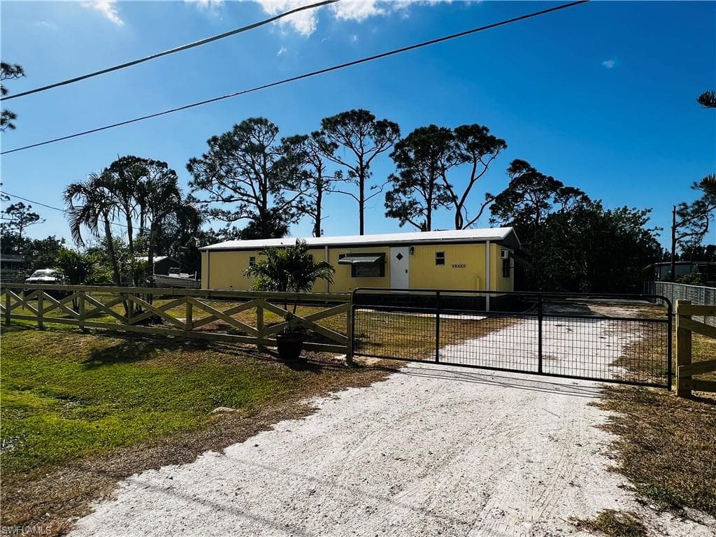 15424 Mapletree DR PUNTA GORDA, FL 33955