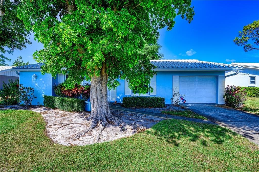 56 Hilo CT 56 NAPLES, FL 34112