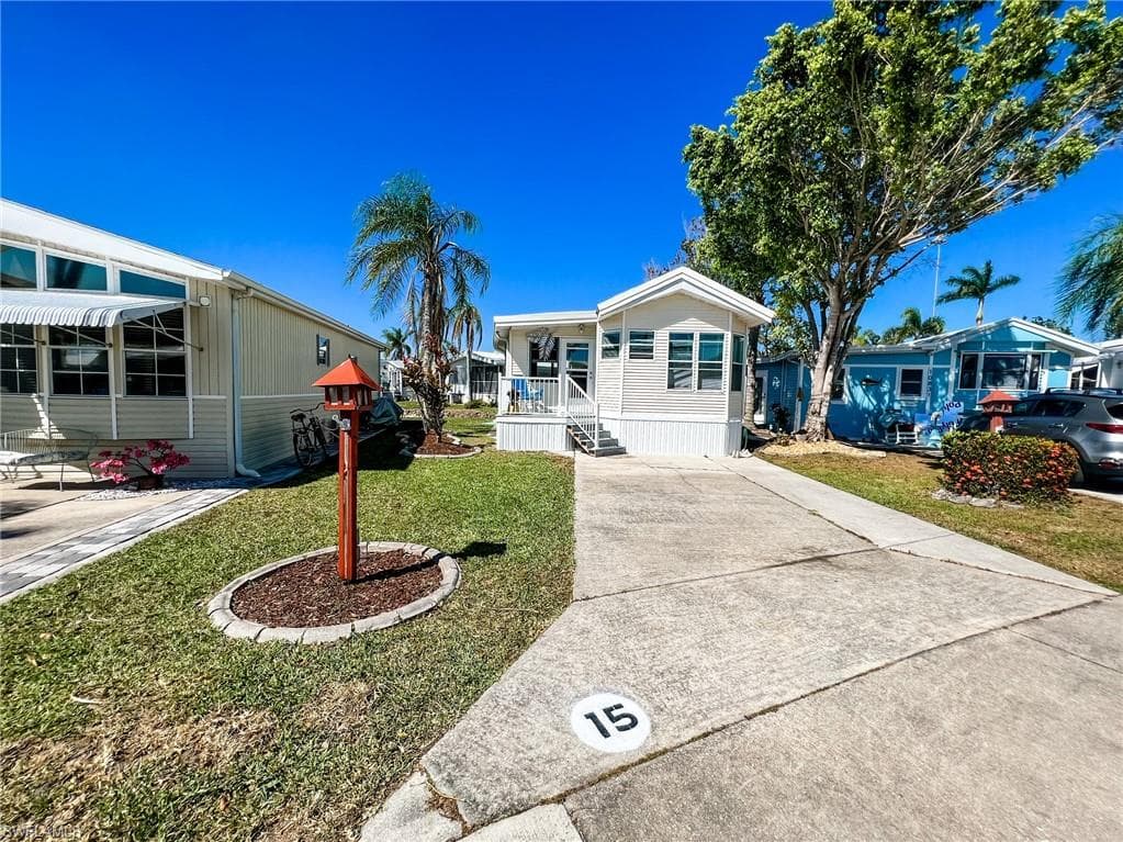 10829 Vireo CIR 15 ESTERO, FL 33928