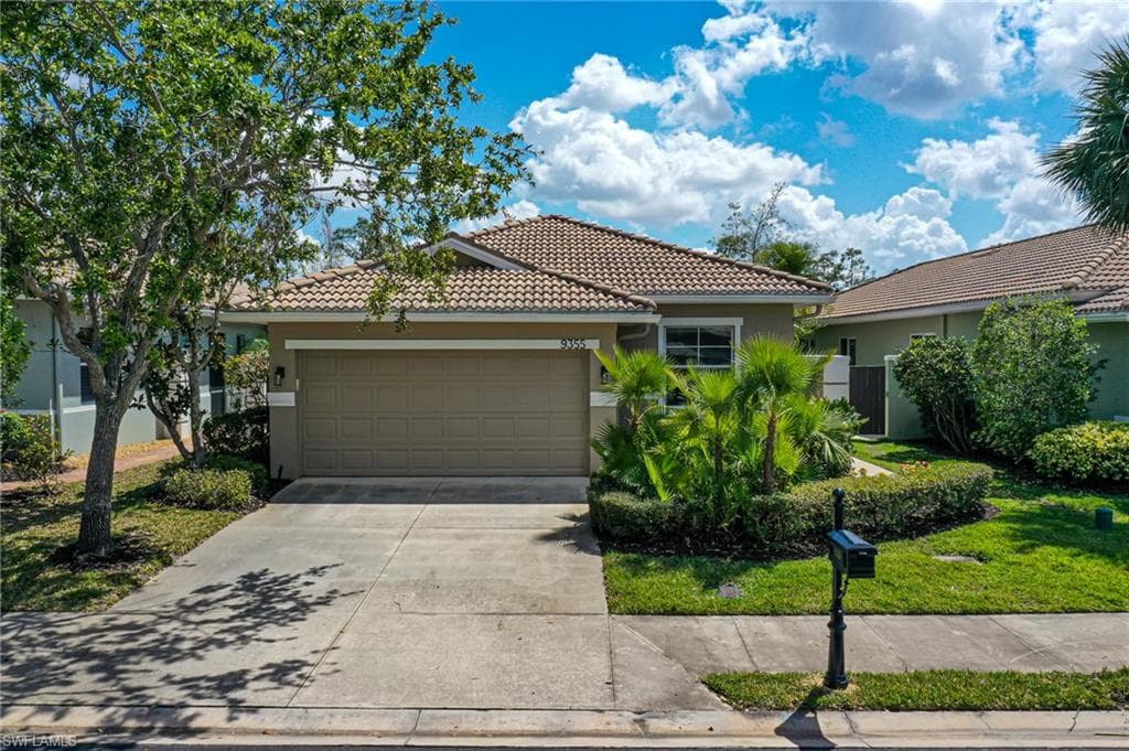 9355 Trieste DR FORT MYERS, FL 33913