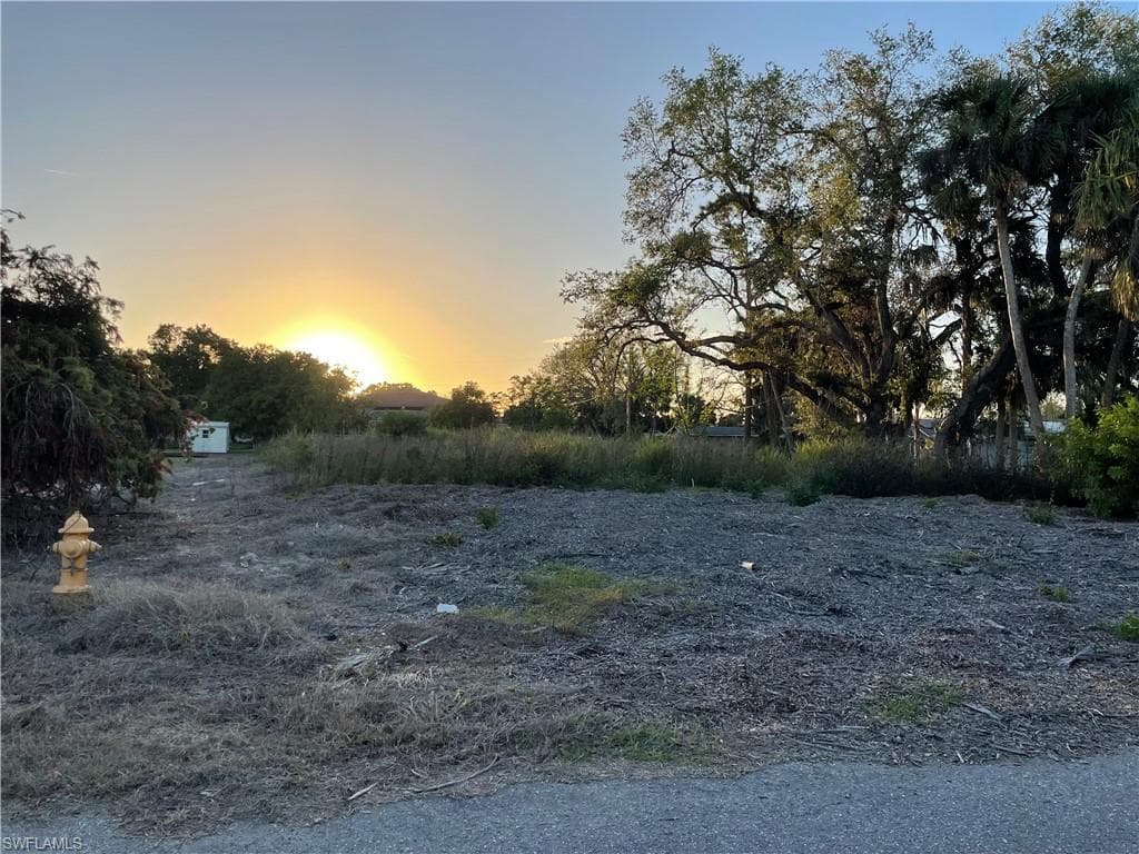 319 Broadway AVE LEHIGH ACRES, FL 33936