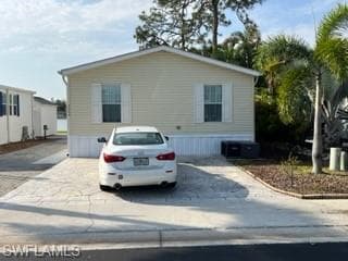 2004 Crystal Lake DR NAPLES, FL 34119