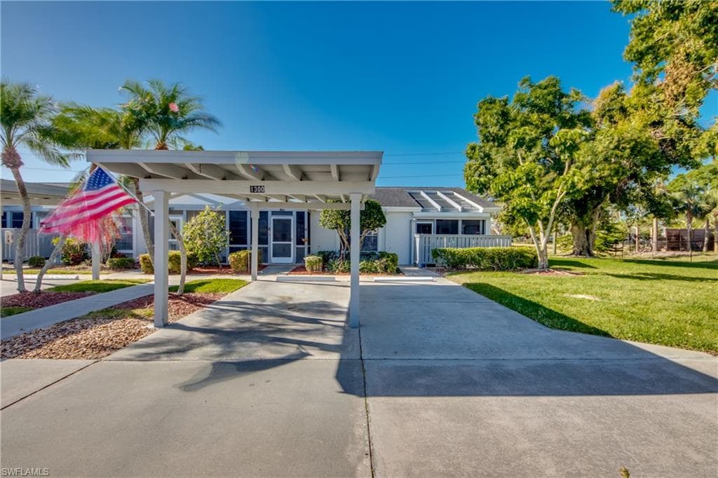1300 Sandtrap DR FORT MYERS, FL 33919