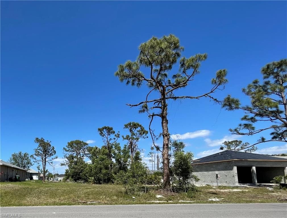 2725 SW 5th ST CAPE CORAL, FL 33991