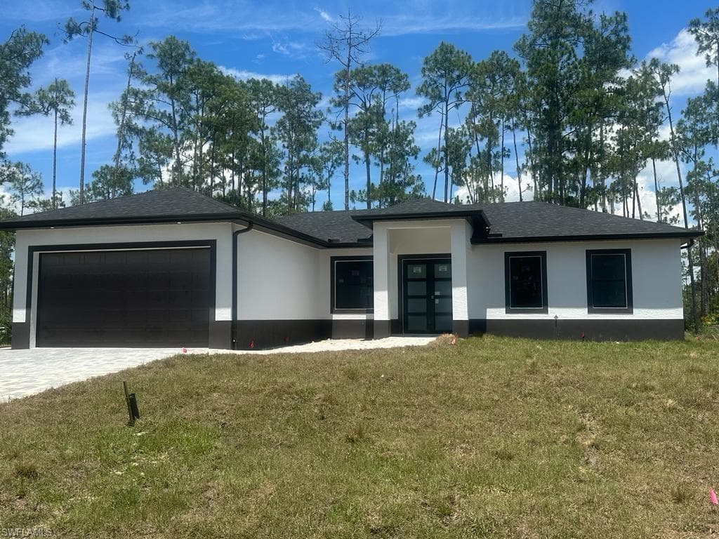 816 Wellington AVE LEHIGH ACRES, FL 33972