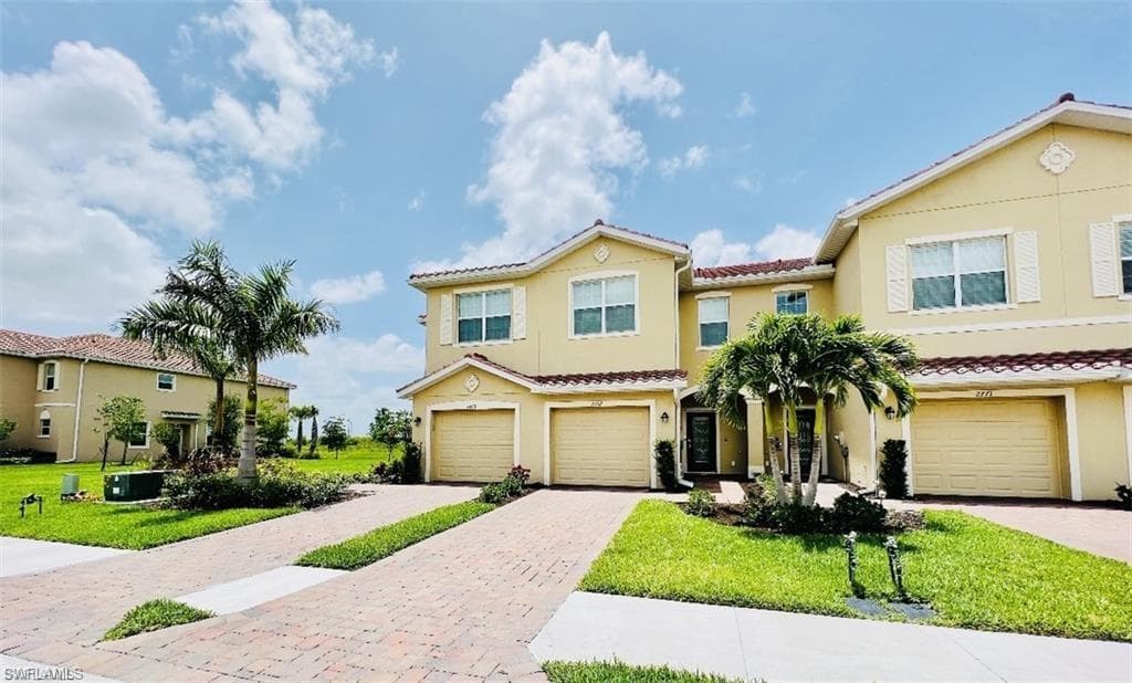 2767 Citrus ST NAPLES, FL 34120
