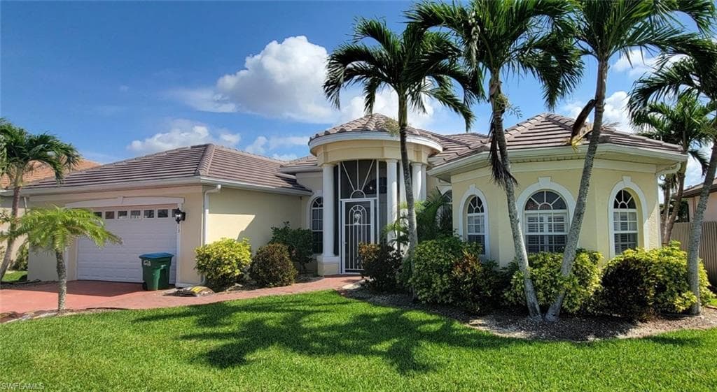 413 SW 33rd AVE CAPE CORAL, FL 33991