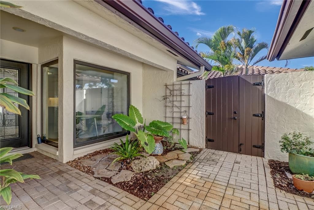 2110 Buckingham LN U-8 NAPLES, FL 34112