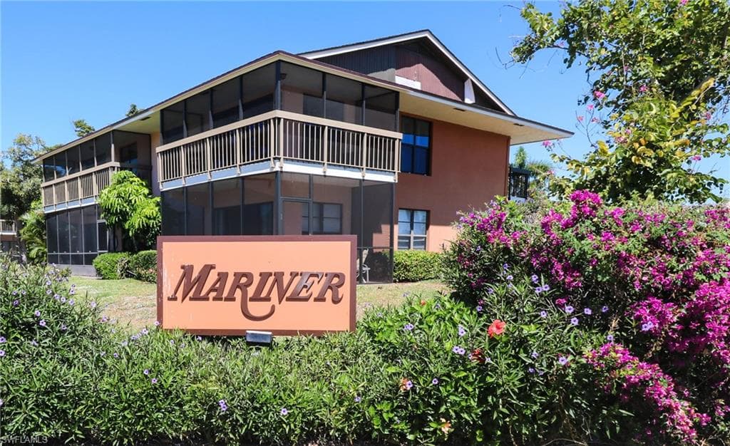 32 Greenbrier ST 3-201 MARCO ISLAND, FL 34145