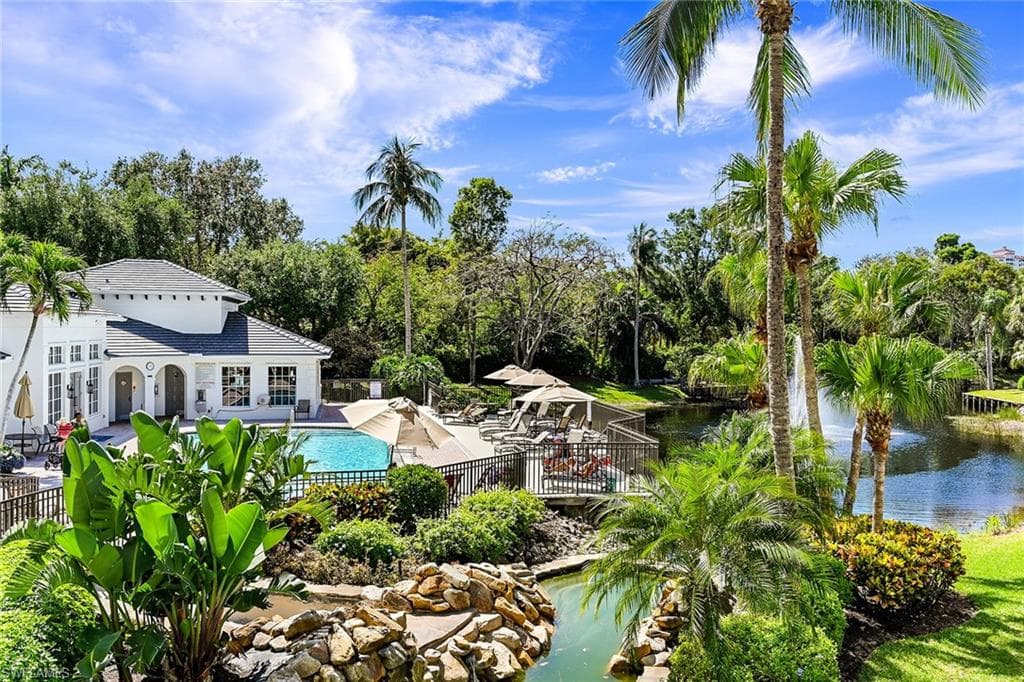 735 Bentwater CIR 4-104 NAPLES, FL 34108