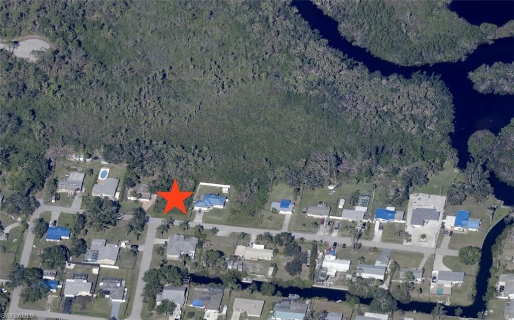 694 Muscogee DR NORTH FORT MYERS, FL 33903