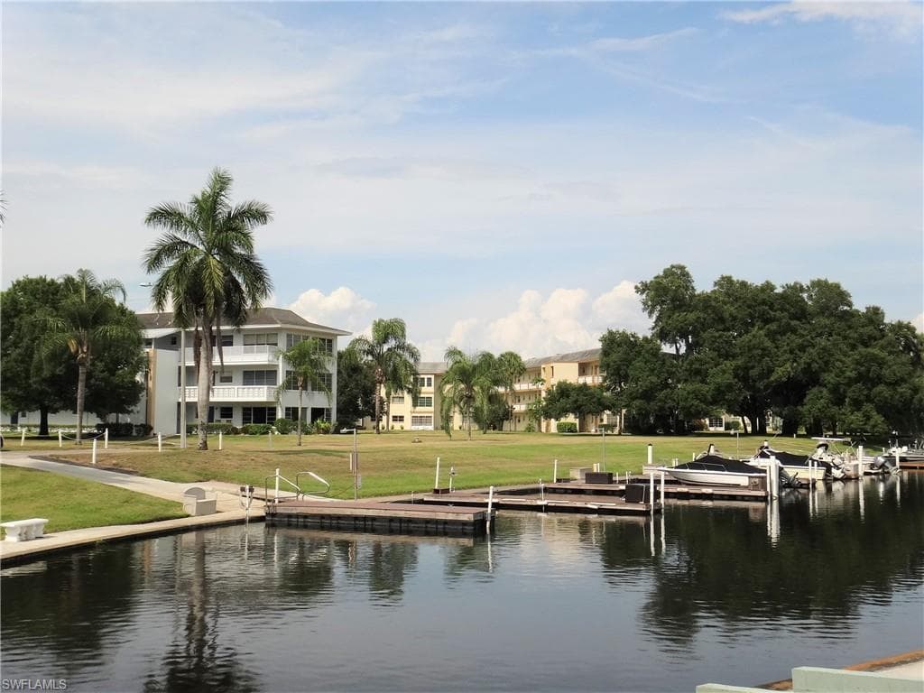 1515 Tropic TER 1515 & 1516 NORTH FORT MYERS, FL 33903