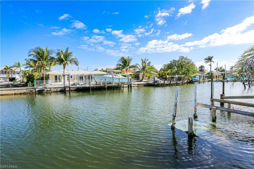 229 2nd ST BONITA SPRINGS, FL 34134