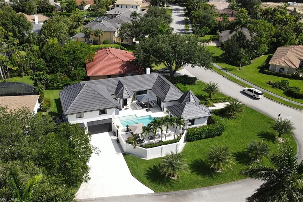 1919 Manchester CIR NAPLES, FL 34109
