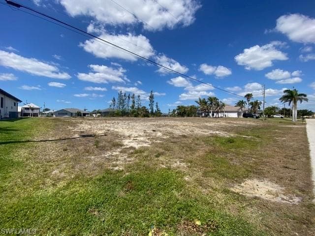 3732 11th PL CAPE CORAL, FL 33914