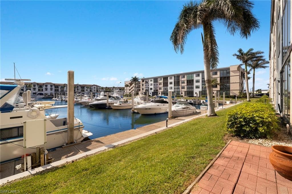 801 River Point DR 102A NAPLES, FL 34102