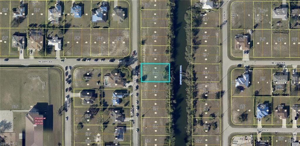1813 NE 13th PL CAPE CORAL, FL 33909