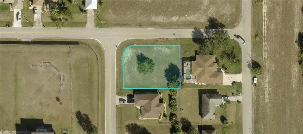 1813 NE 12th PL CAPE CORAL, FL 33909