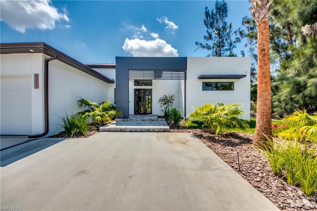 2110 SW 4th ST CAPE CORAL, FL 33991