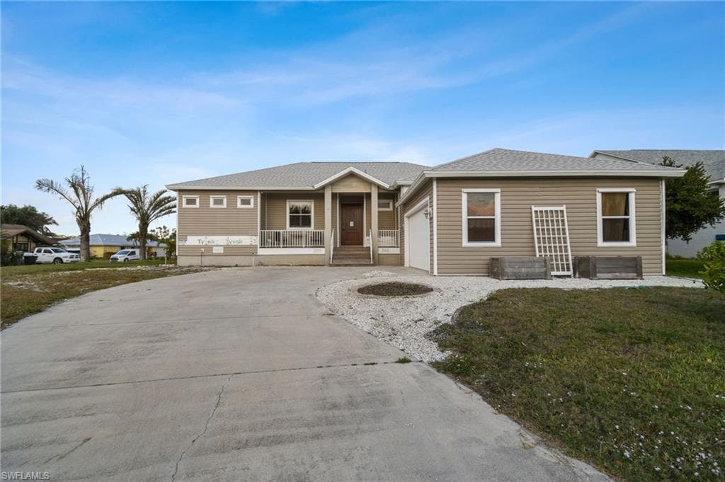 17594 Moorfield DR FORT MYERS, FL 33908