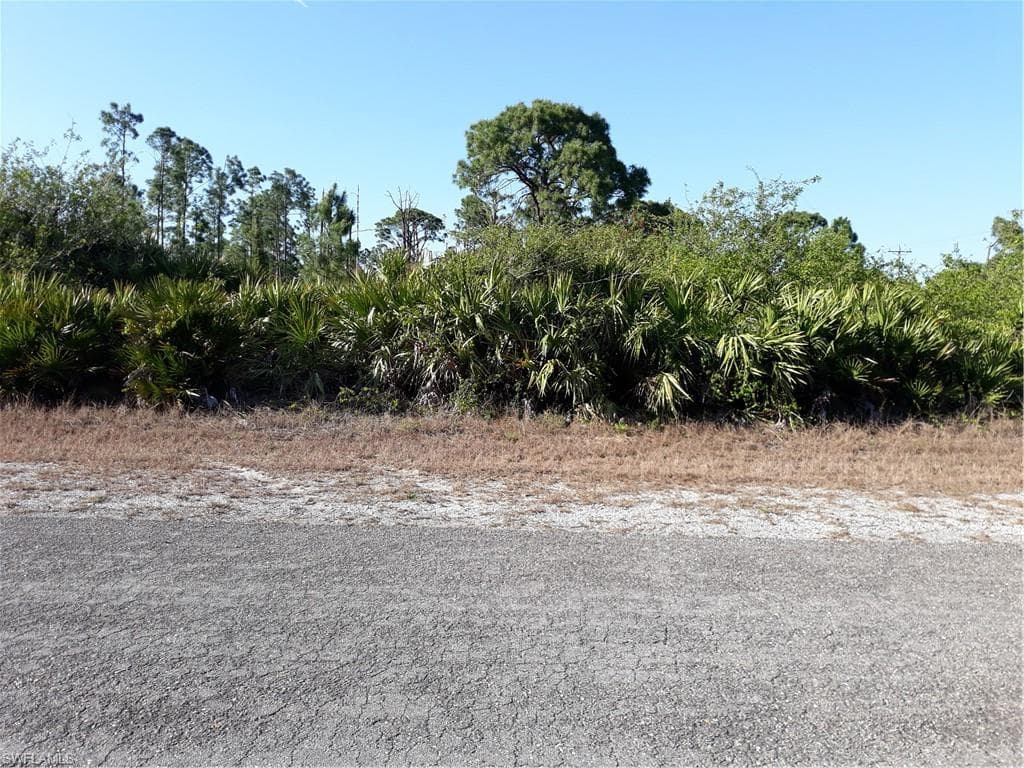 1127 Cumming ST E LEHIGH ACRES, FL 33974