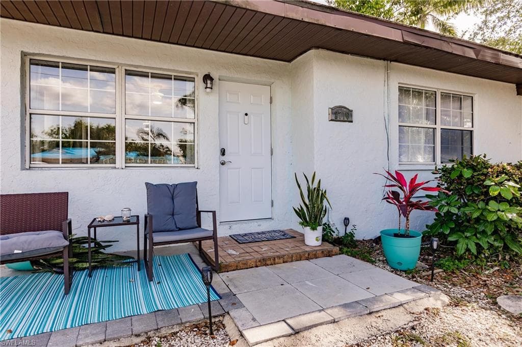 2716 Linwood AVE NAPLES, FL 34112