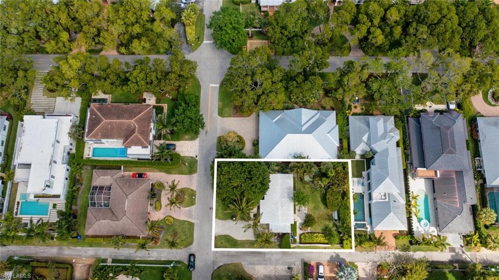 76 4th ST N NAPLES, FL 34102