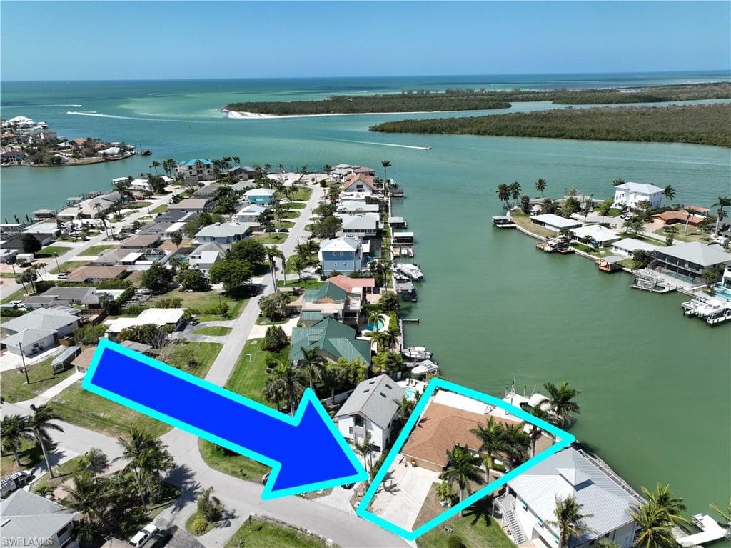 121 Jamaica DR NAPLES, FL 34113