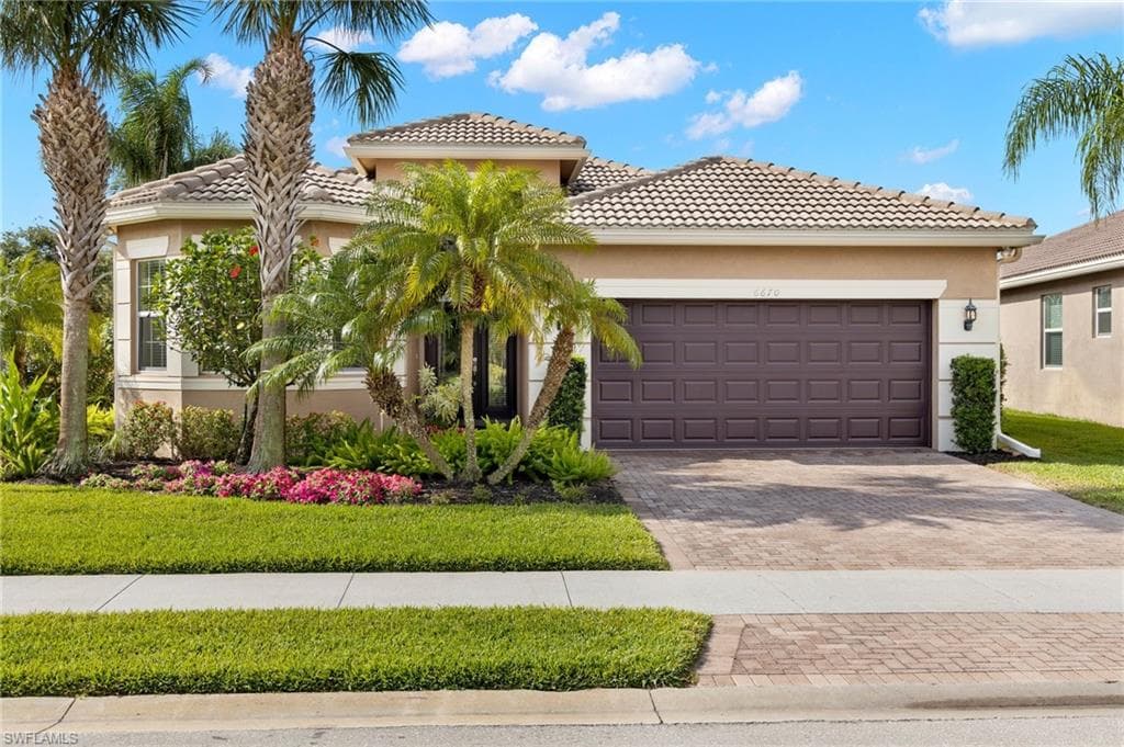 6670 Marbella LN NAPLES, FL 34105
