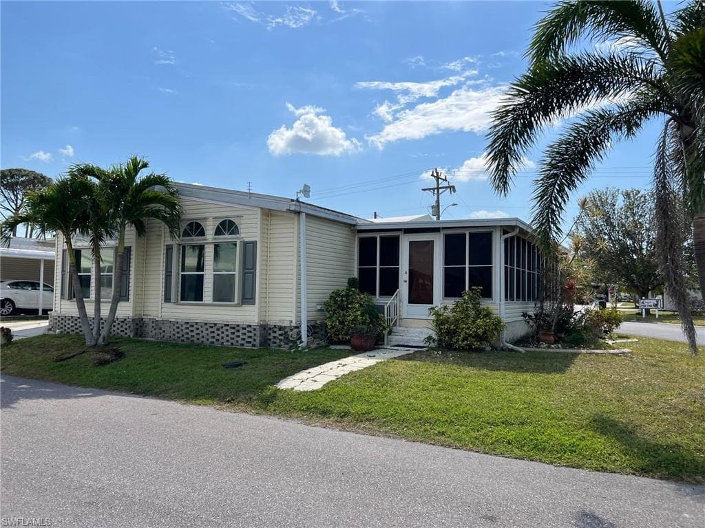 14521 Nathan Hale LN NORTH FORT MYERS, FL 33917