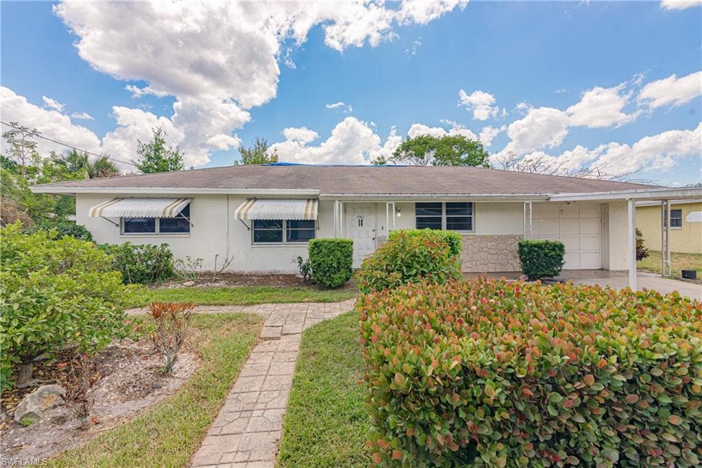 3952 Northside CIR NORTH FORT MYERS, FL 33903