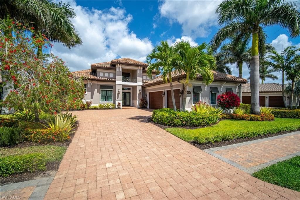6684 Costa CIR NAPLES, FL 34113