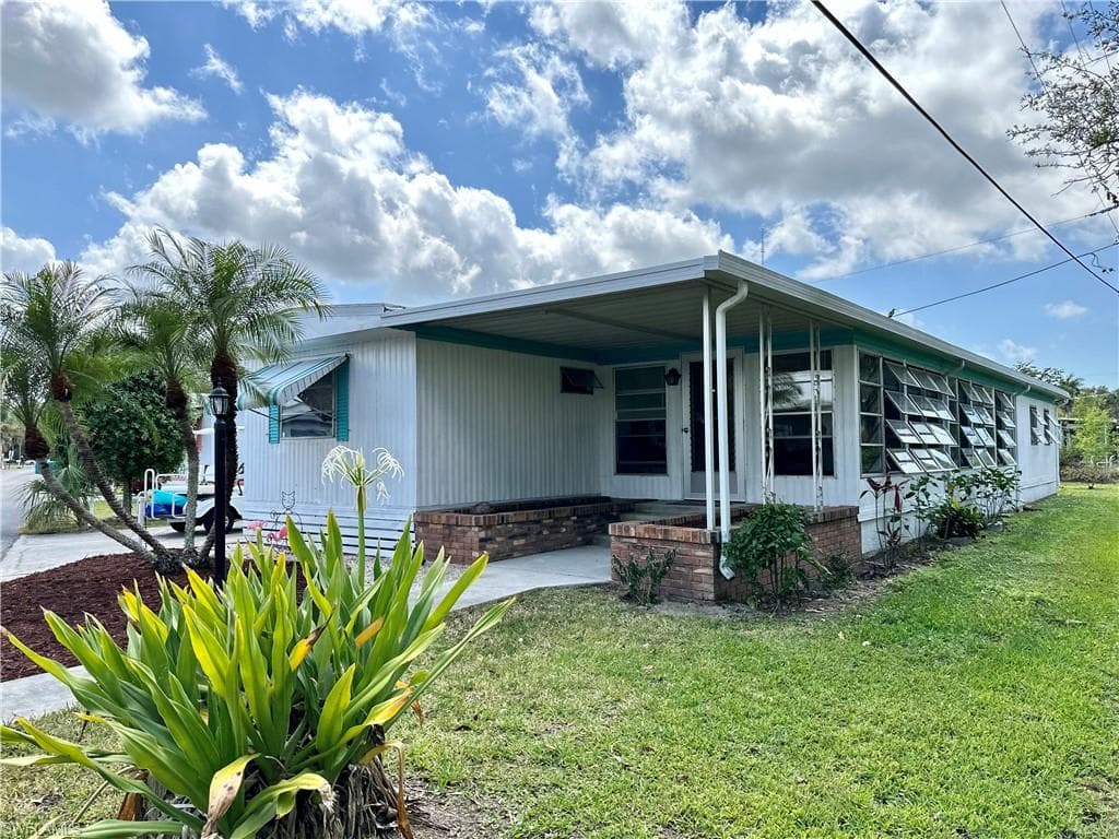 193 Cedar LN 49 NAPLES, FL 34114