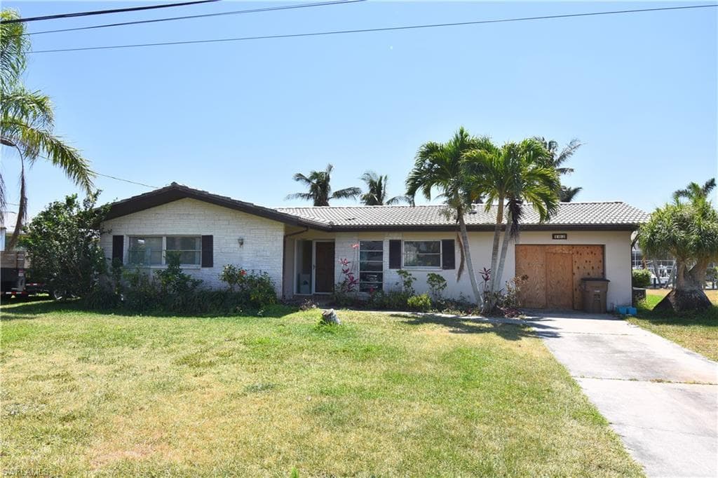 162 SW 52nd ST CAPE CORAL, FL 33914