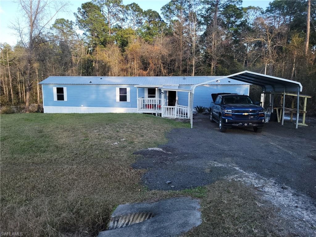 84 N Dolphin AVE MIDDLEBURG, FL 32068