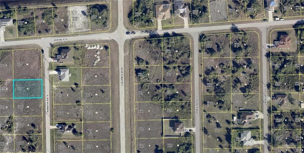 914 MANRESA AVE S LEHIGH ACRES, FL 33974