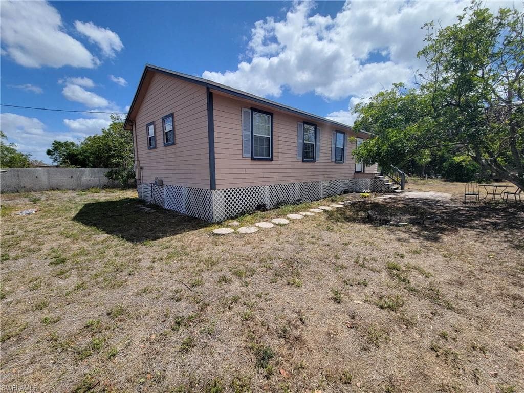 1841 Tucker LN NORTH FORT MYERS, FL 33917