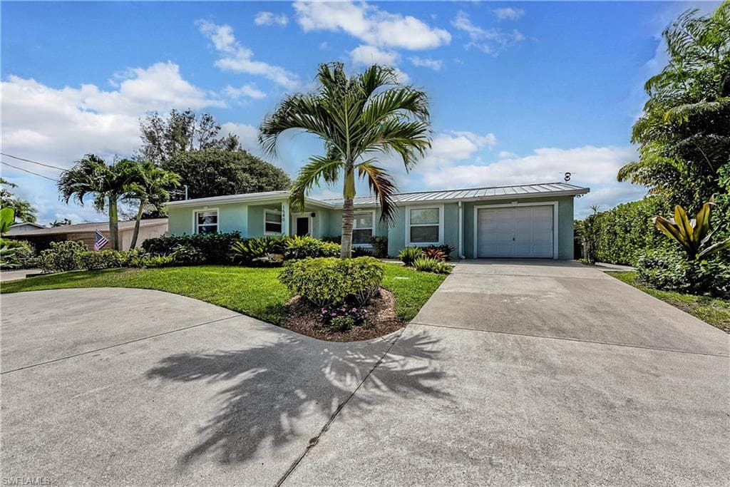 1540 Curlew AVE NAPLES, FL 34102