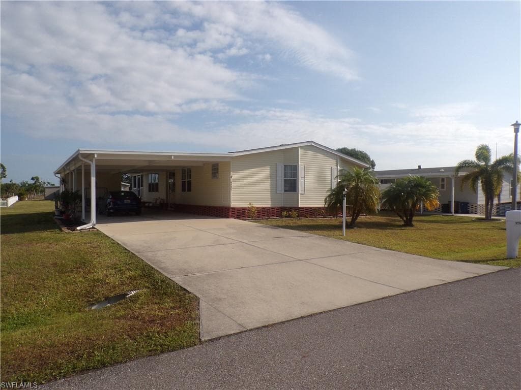 9795 Creekwood LN FORT MYERS, FL 33905