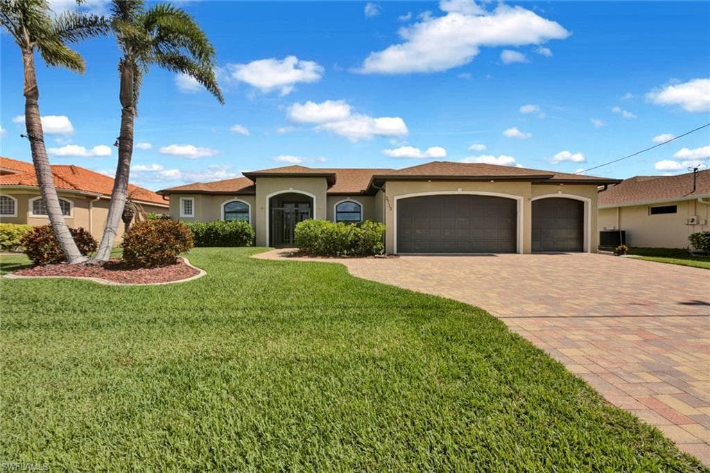 2713 Gleason PKWY CAPE CORAL, FL 33914