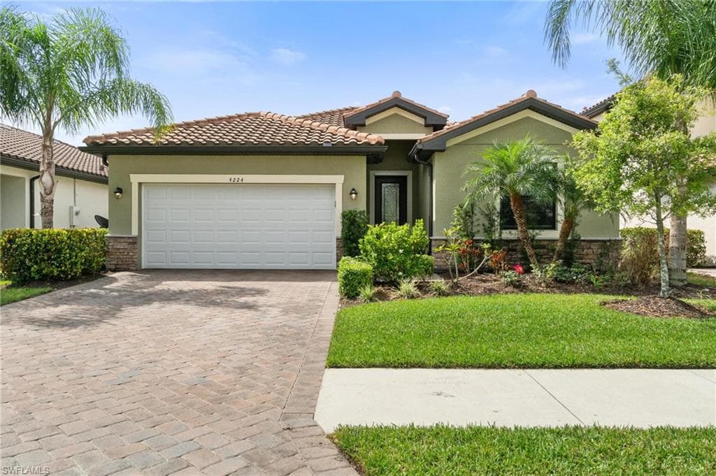 4224 Raffia Palm CIR NAPLES, FL 34119