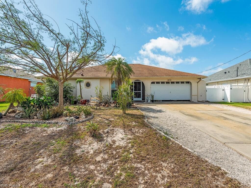 916 35th TER CAPE CORAL, FL 33904