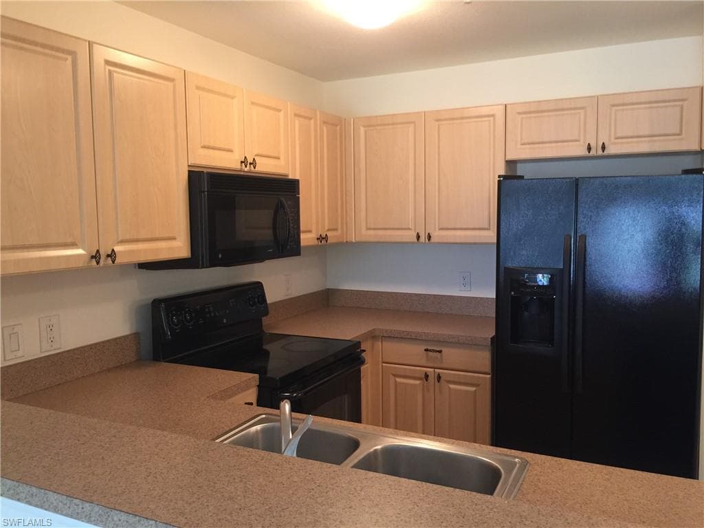 4500 Botanical Place CIR 206 NAPLES, FL 34112
