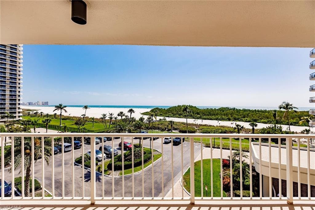 380 Seaview CT 406 MARCO ISLAND, FL 34145