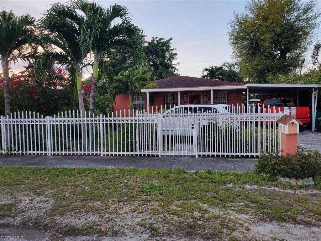 1648 NW 118th ST MIAMI, FL 33167