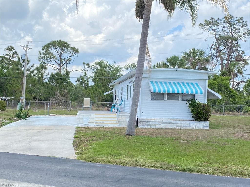 133 Conestoga TRL NORTH FORT MYERS, FL 33917