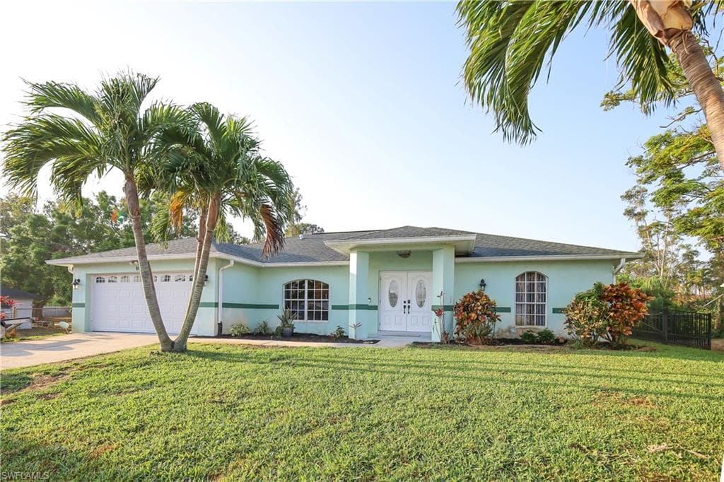 8020 Cypress DR N FORT MYERS, FL 33967