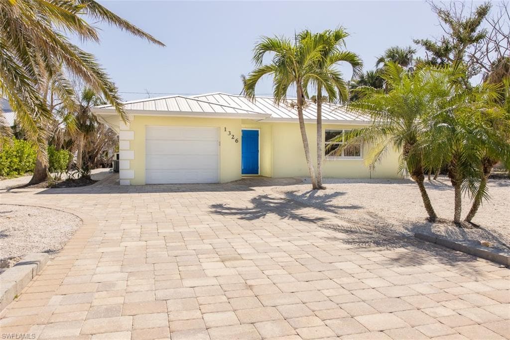 1326 Tahiti DR SANIBEL, FL 33957